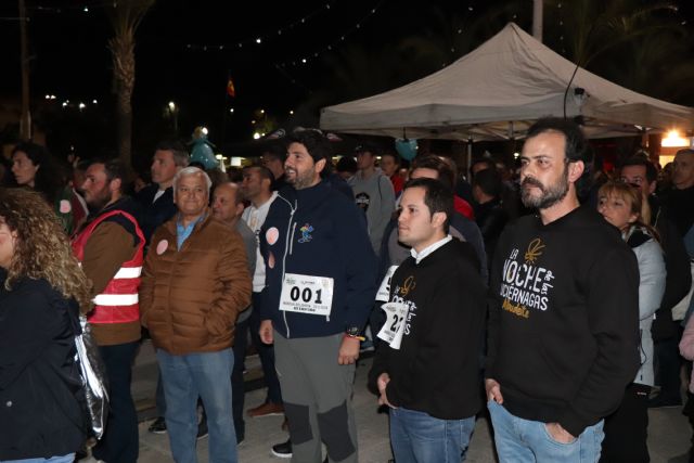 El presidente de la Comunidad participa en la marcha solidaria 'La Noche de las Luciérnagas'
